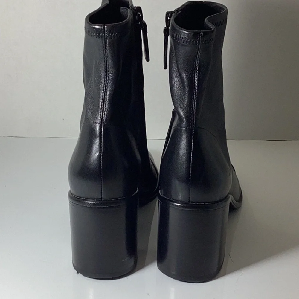 Tory Burch
Women's Cap Toe Ankle Boots - Picture 7 of 11